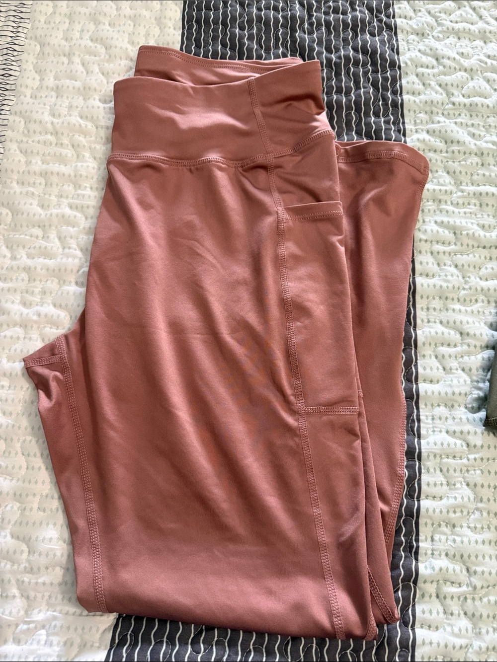 Mauve High-Waist Leggings with Side Pocket